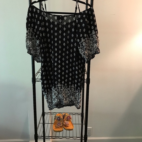 Black beach cover up - Picture 3 of 3